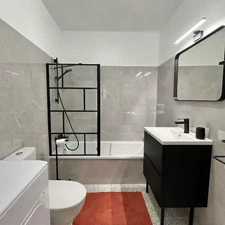 With Pool Near The Sea Apartman *