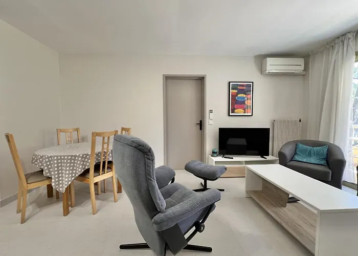 With Pool Near The Sea * Juan-les-Pins