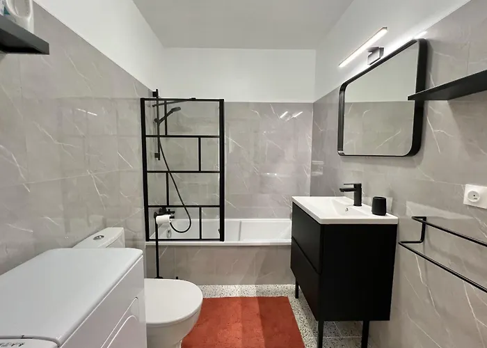 With Pool Near The Sea Apartment *