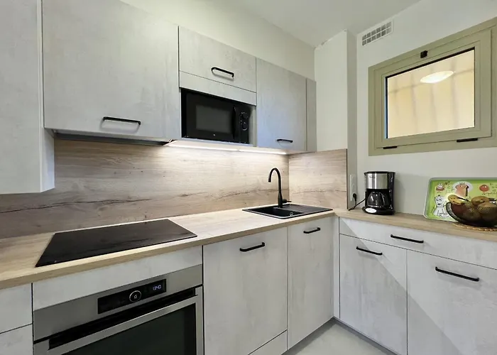 With Pool Near The Sea Apartment *