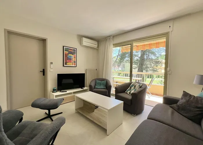 With Pool Near The Sea Apartment *